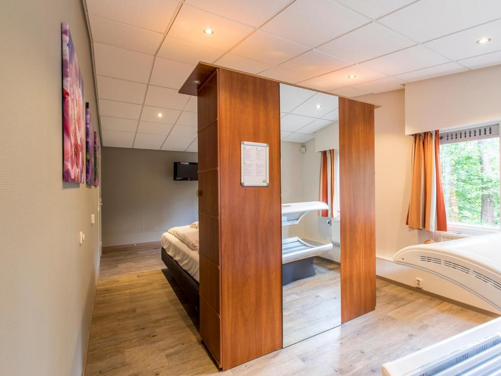 Comfort 6-Person Dog Bungalow In The Holiday Park Landal Heideheuvel Beekbergen Rom bilde