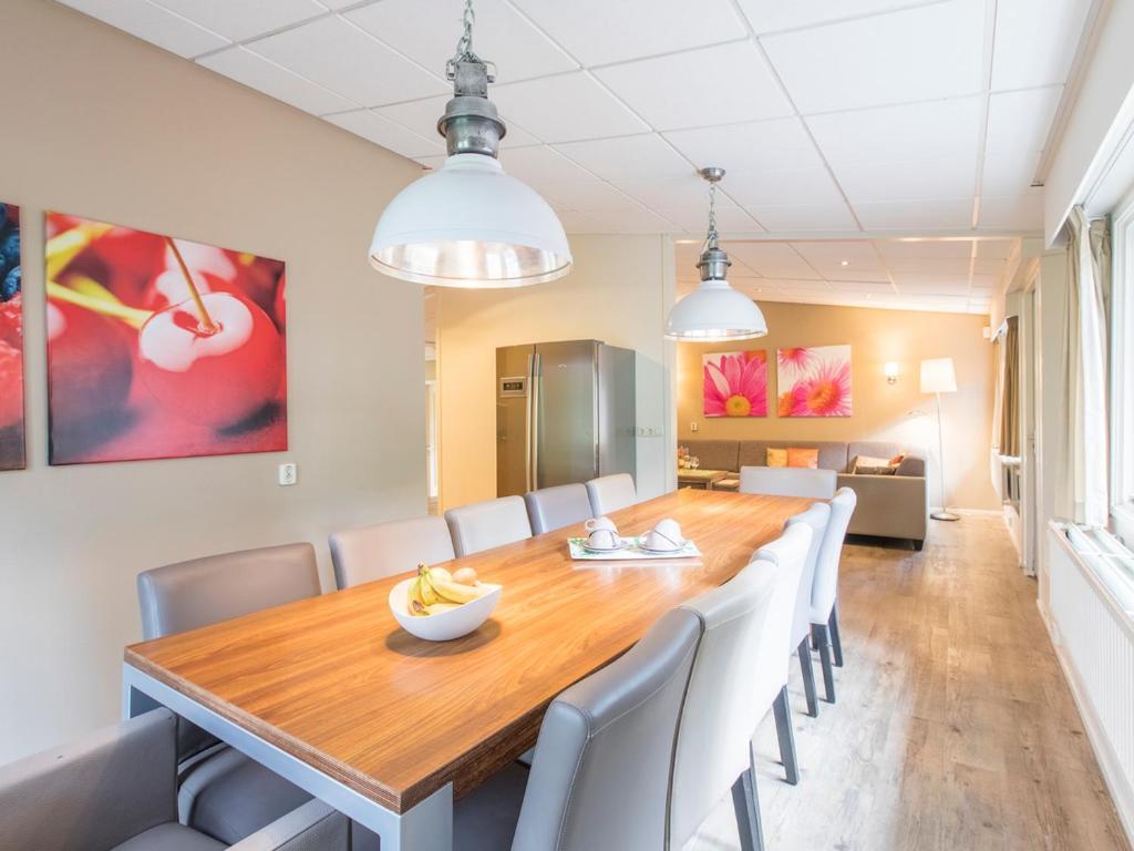 Comfort 6-Person Dog Bungalow In The Holiday Park Landal Heideheuvel Beekbergen Rom bilde