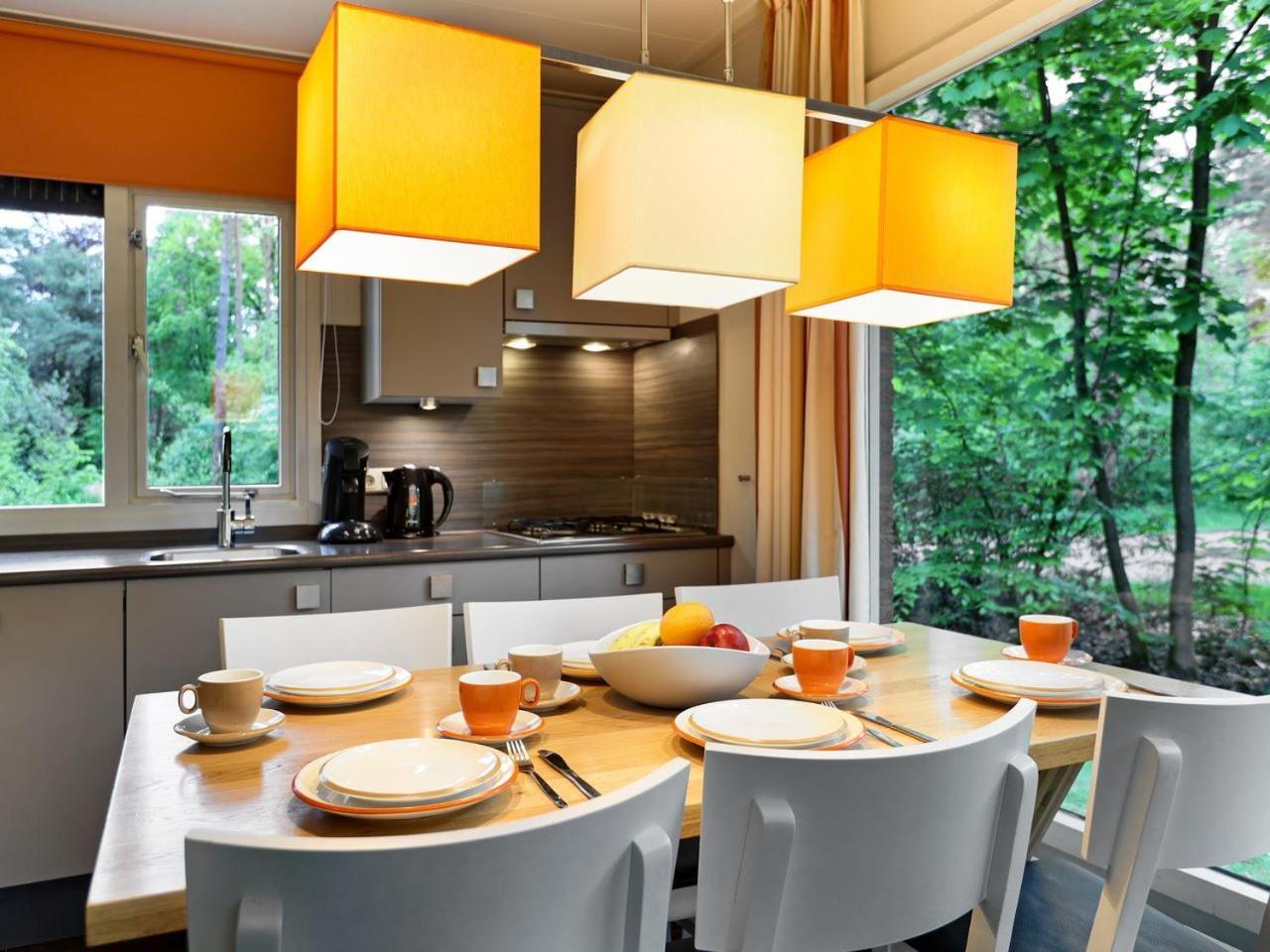 Comfort 6-Person Dog Bungalow In The Holiday Park Landal Heideheuvel Beekbergen Rom bilde
