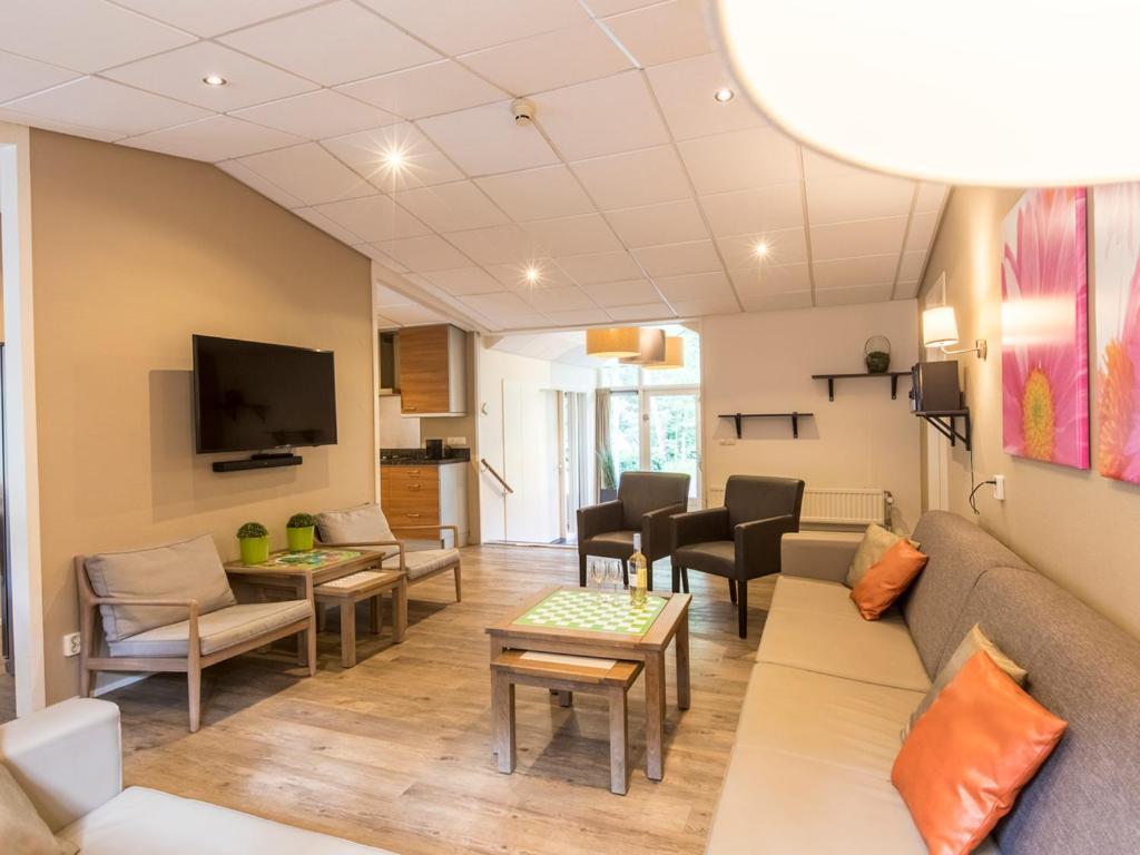 Comfort 6-Person Dog Bungalow In The Holiday Park Landal Heideheuvel Beekbergen Rom bilde