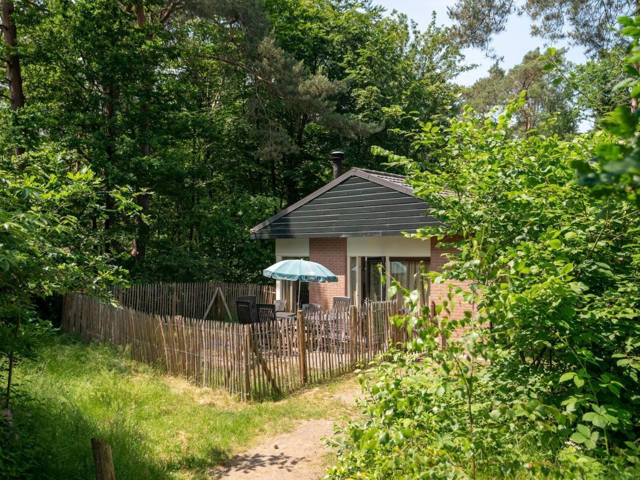 Comfort 6-Person Dog Bungalow In The Holiday Park Landal Heideheuvel Beekbergen Eksteriør bilde
