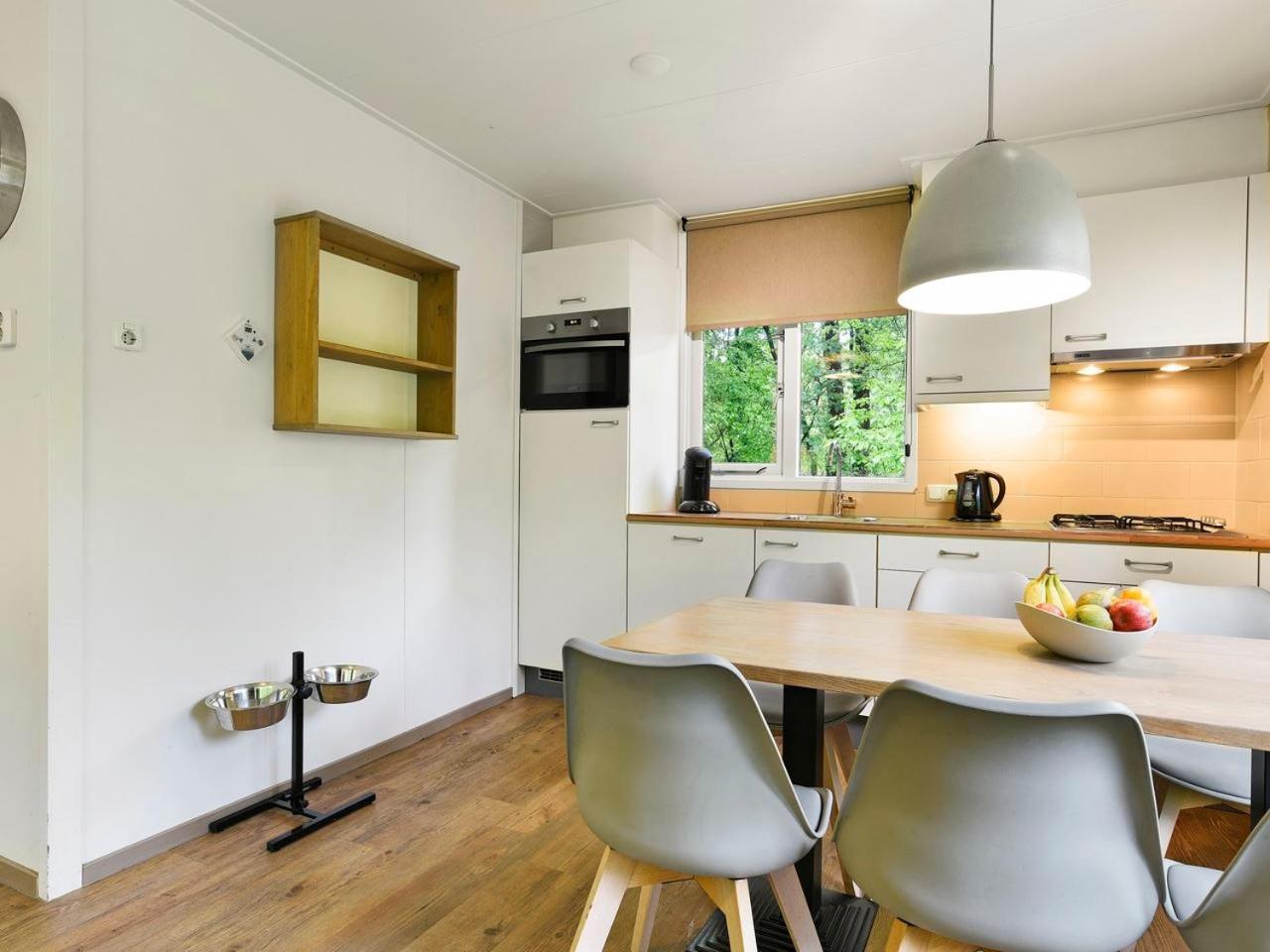 Comfort 6-Person Dog Bungalow In The Holiday Park Landal Heideheuvel Beekbergen Eksteriør bilde