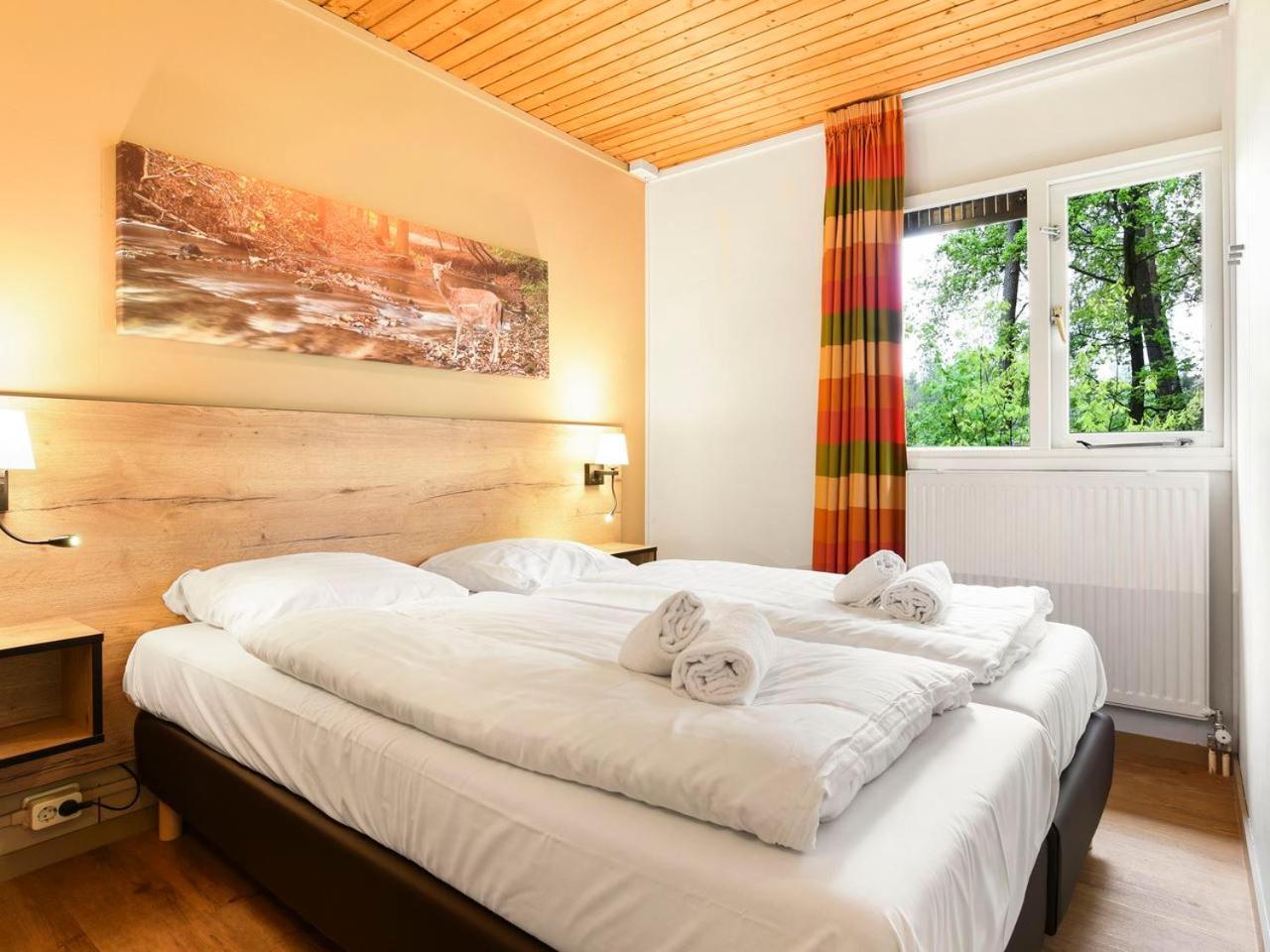 Comfort 6-Person Dog Bungalow In The Holiday Park Landal Heideheuvel Beekbergen Eksteriør bilde