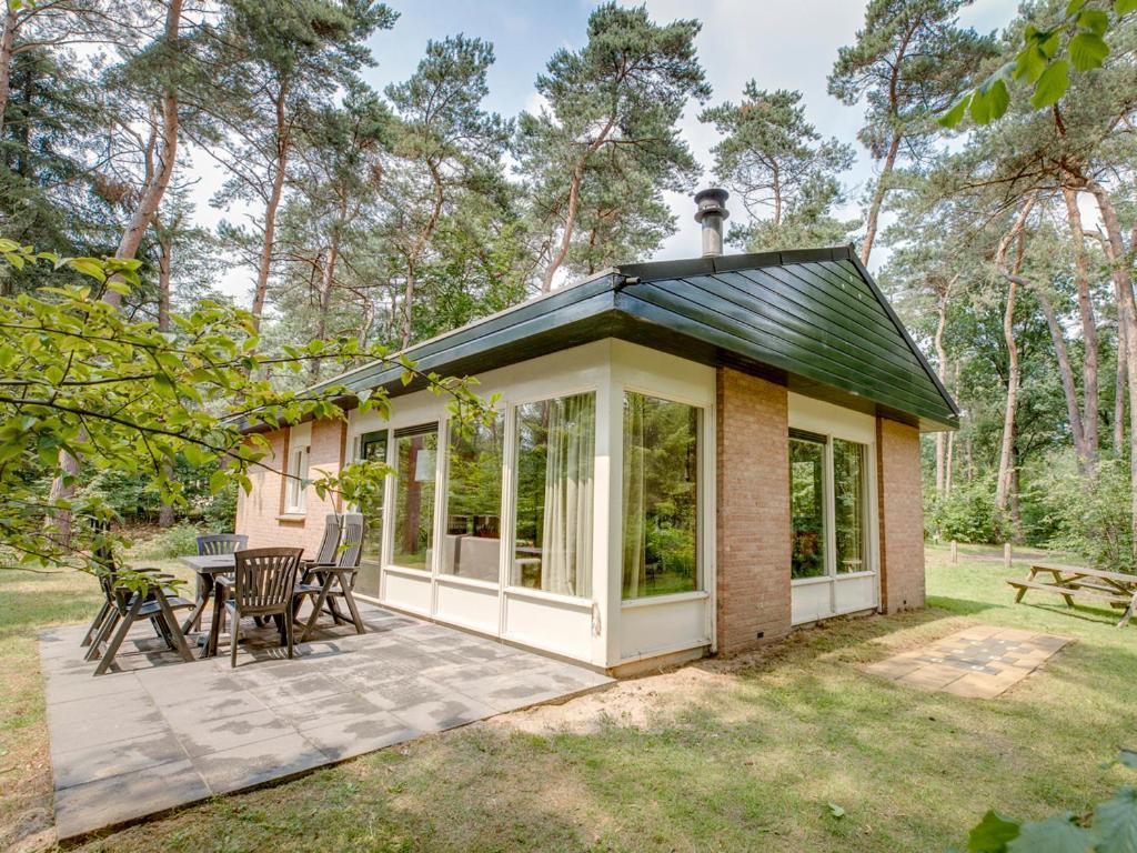 Comfort 6-Person Dog Bungalow In The Holiday Park Landal Heideheuvel Beekbergen Rom bilde